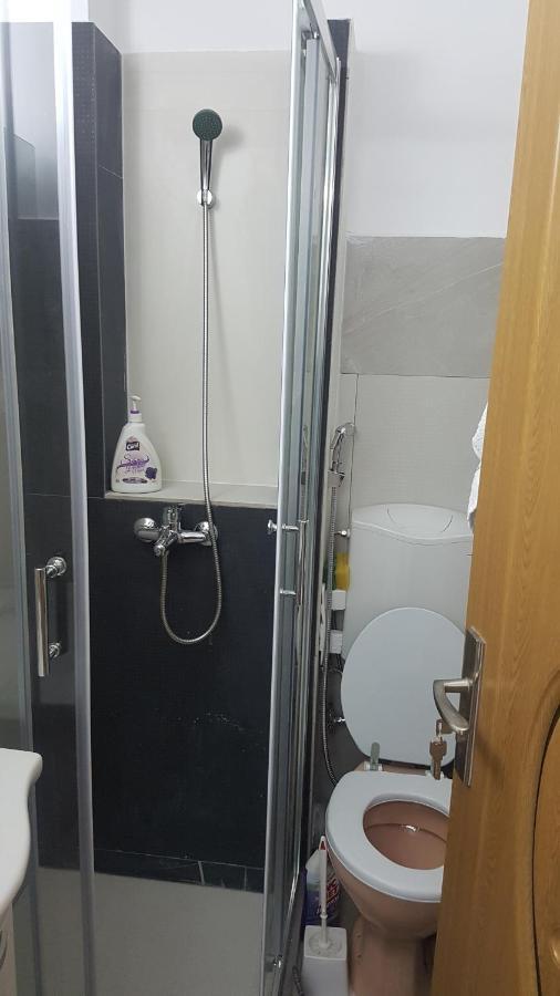 Lucky Apartment Piteşti Buitenkant foto