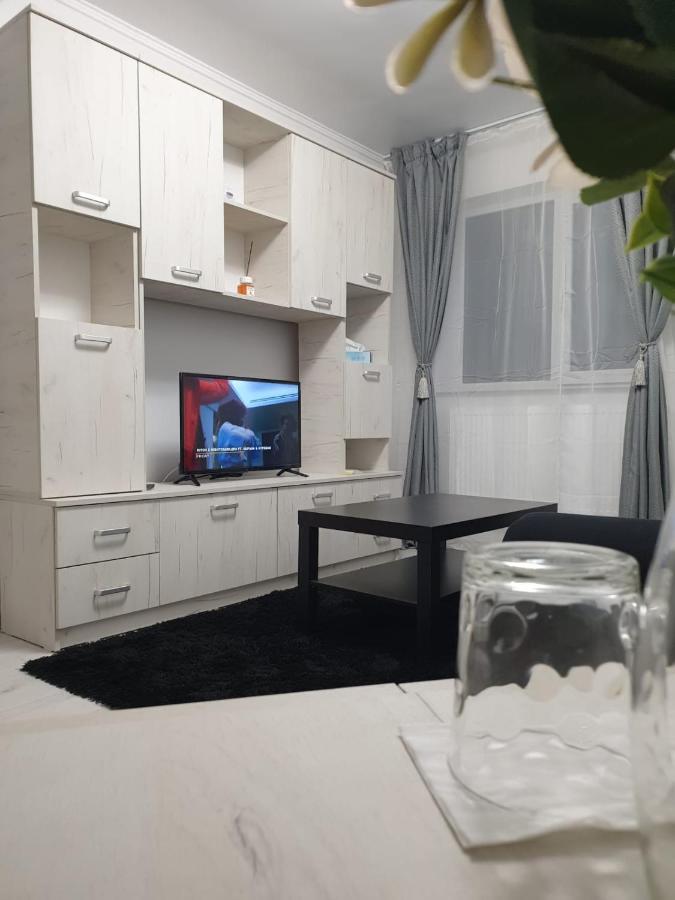 Lucky Apartment Piteşti Buitenkant foto