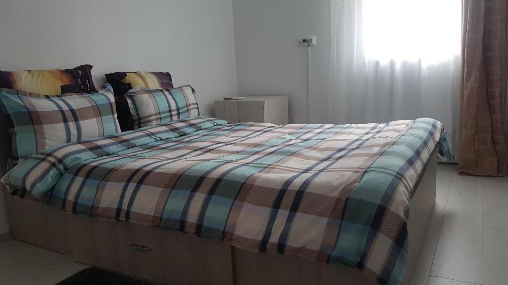 Lucky Apartment Piteşti Buitenkant foto